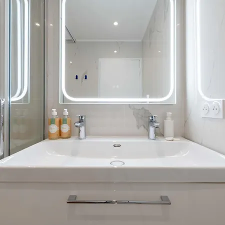 2-br Sea-view With Swimming Pool *