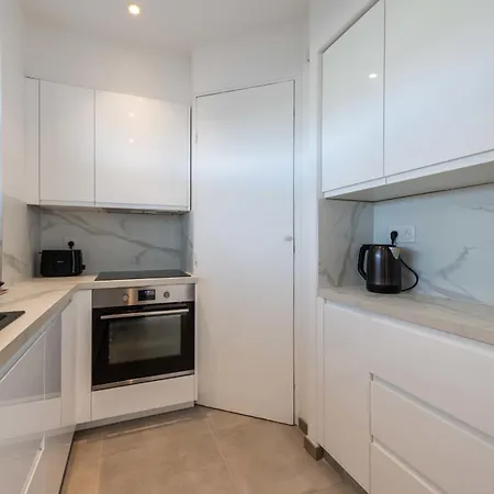 2-br Sea-view With Swimming Pool