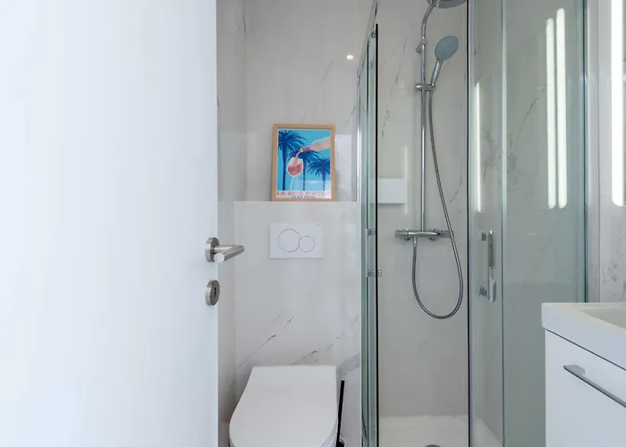 2-br Sea-view With Swimming Pool