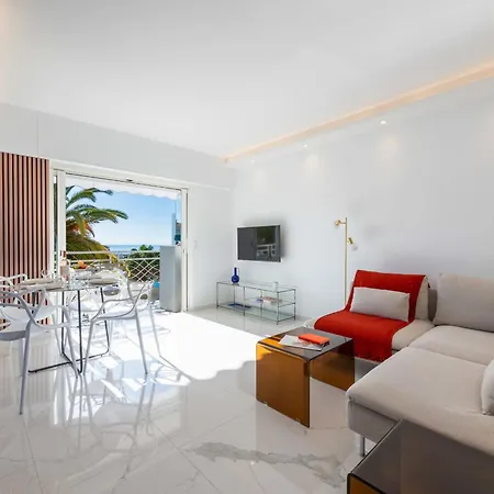 2-br Sea-view With Swimming Pool Apartmán *